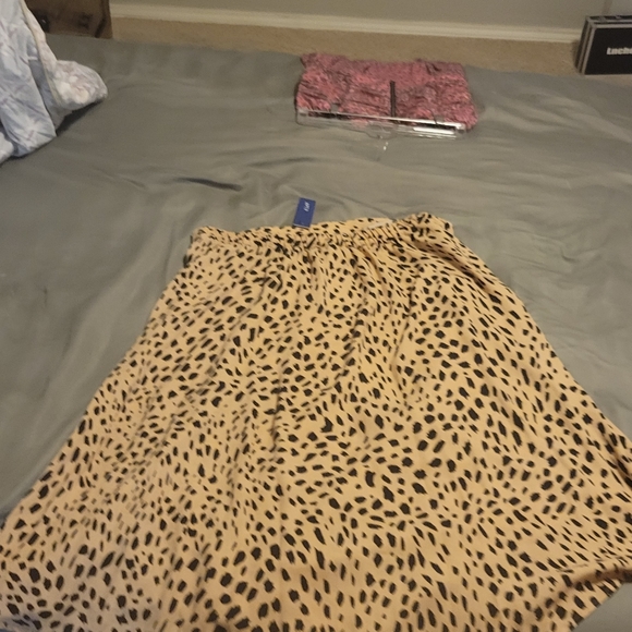 cheetah print mid length flowy skirt, tan and black, form khols. - Picture 6 of 9